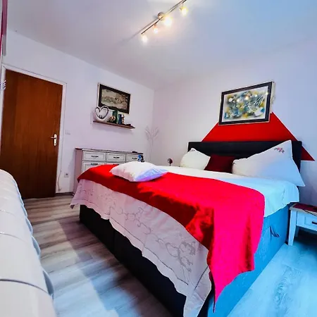 Mira Apartment *